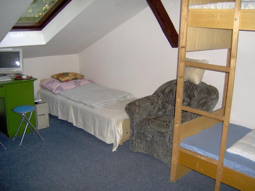 IFI Hostel Pécs Zimmer foto