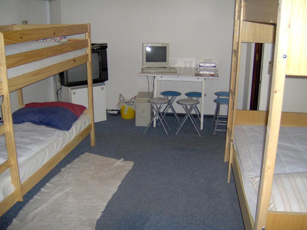 IFI Hostel Pécs Zimmer foto