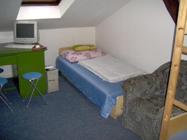 IFI Hostel Pécs Zimmer foto